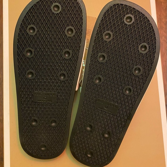 Brand new Rae Dunn Ivory/Black Slides - Picture 2 of 6